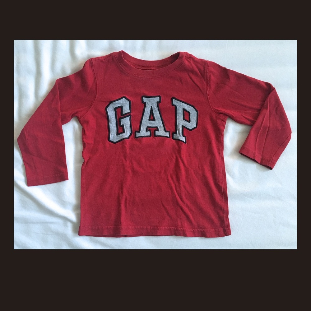 Kids GAP red long sleeve T. size 3-4.